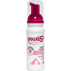 DOUXO S3 Calm rauhoittava hoitovaahto ärtyneelle iholle koirille ja kissoille