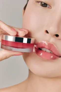 Hwarang' Omija Glow Lip Mask 15 ml