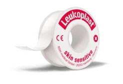 LEUKOPLAST Skin sensitive kiinnitysteippi hauraalle iholle 1,25 cm x 2,6 m suojakotelolla